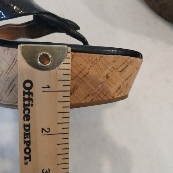 Coach 6.5 Strappy Sandal Wedge Cork Black Patent Leather Jorgina Signature Thong - Picture 4 of 13